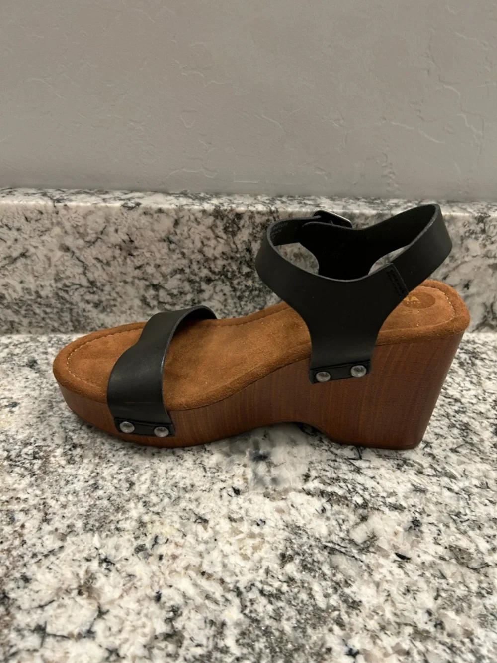 SONOMA GOODS FOR LIFE ORTHOLITE ECO STYLE FLORELLA BLACK WEDGE SANDALS 7.5